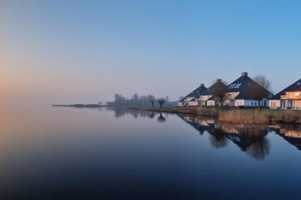 'T Paviljoenhus Bij Sneekermeer Offingawier Luaran gambar